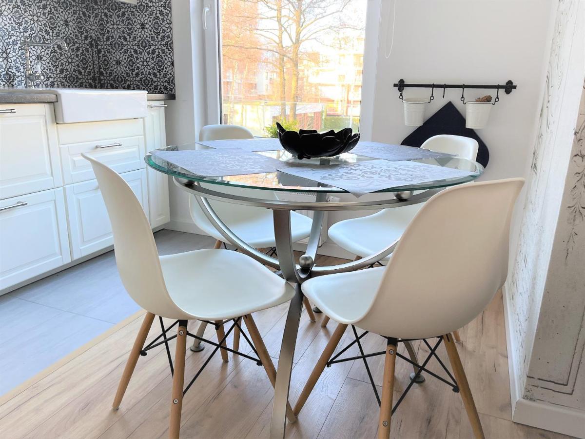 Appartement Apartament Polanki Z Basenem Blisko Plazy à Kołobrzeg Extérieur photo