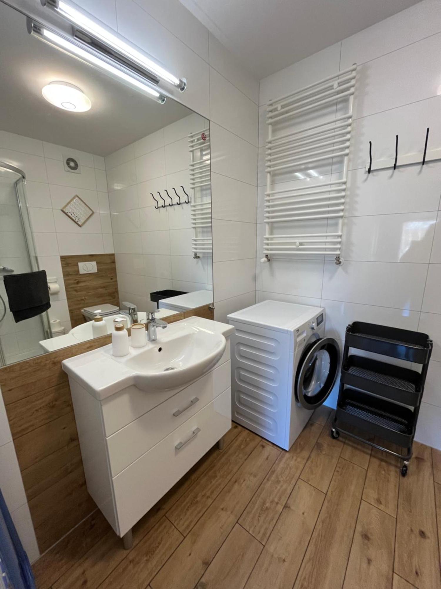 Appartement Apartament Polanki Z Basenem Blisko Plazy à Kołobrzeg Extérieur photo